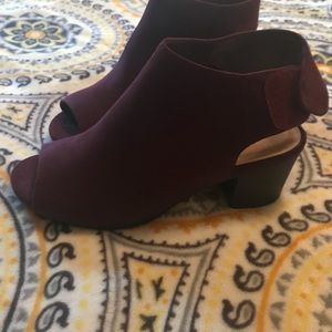 Size 9 brand new peep toe heels